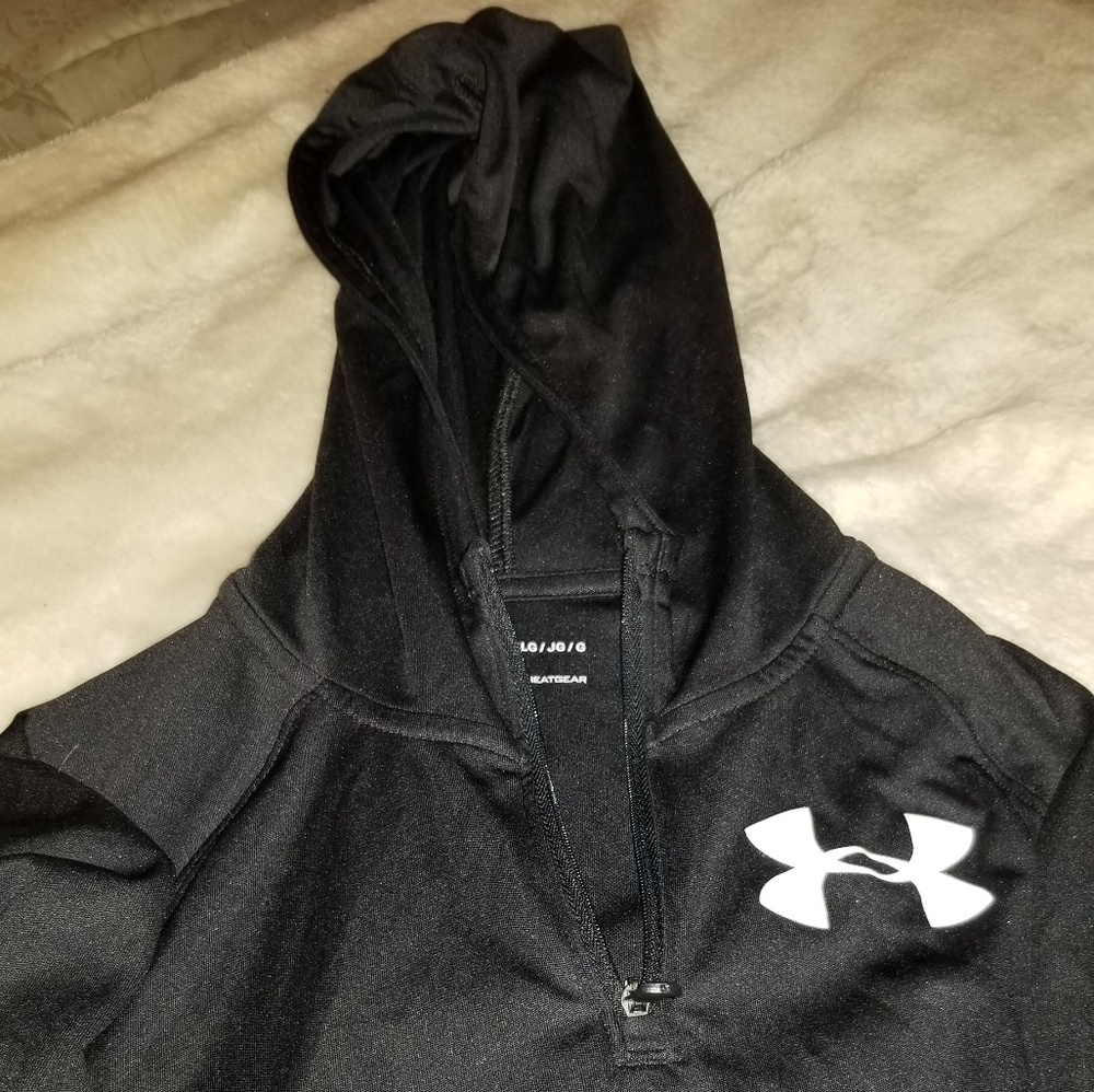 Black Under Armour Pullover